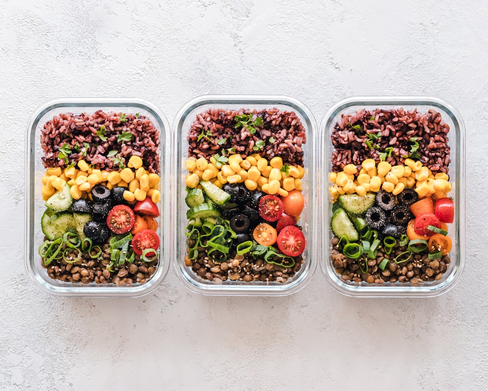 Nutritionist consulting with active woman